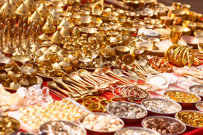 Shops & jewellers